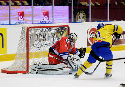 Sveriges Simon Hjalmarsson gör 2-0
