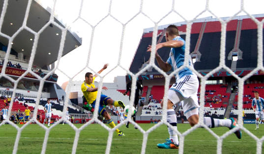 Sveriges Valmir Berisha gör 3-0