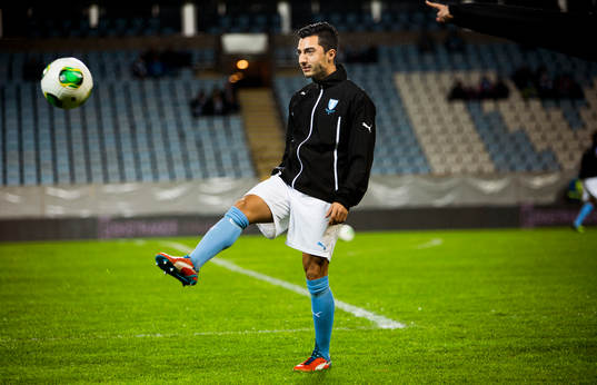Malmös Jiloan Hamad värmer upp