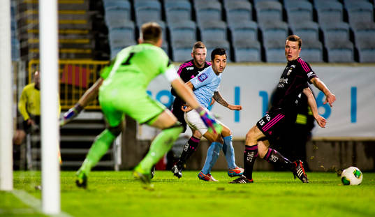 Malmös Jiloan Hamad oroar i IFK Göteborgs straffområde