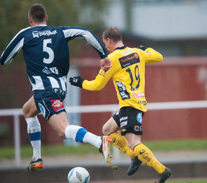 Elfsborgs Simon Hedlund gör 0-1 när han sprintar ifrån