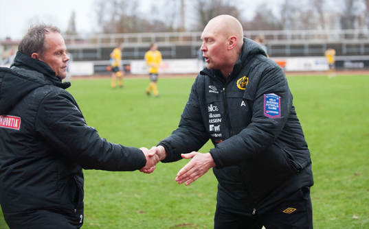 Elfsborgs tränare Klas Ingesson tackar kristianstads