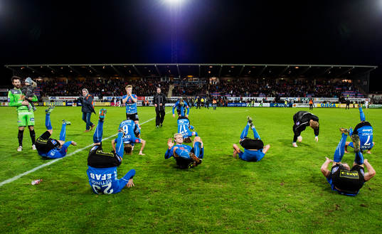 Halmstad är klara för allsvenskan och jublar med