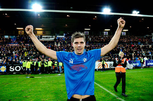 Mikael Boman jublar
