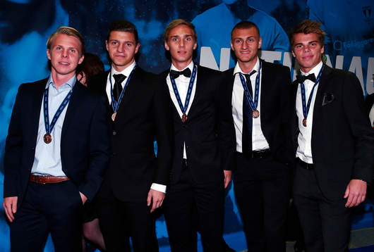 Fem av bronsmedaljörerna från U17 landslaget