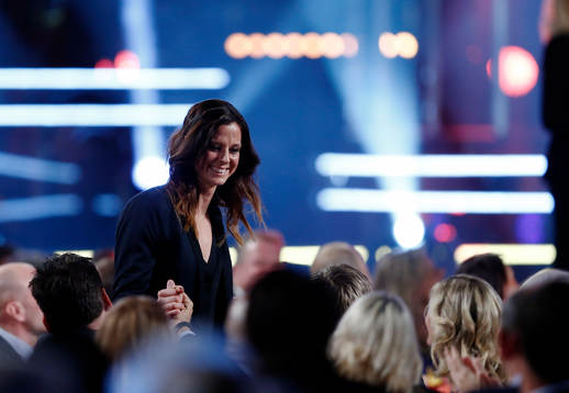 Ken och Ebbot delade ut priset Årets Forward Lotta Schelin