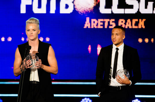 Nilla Fischer och Martin Olsson årets backar