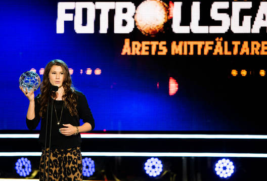 Ramona Bachmann årets mittfältare