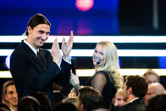 Zlatan Ibrahimovic applåderar P17 landslaget