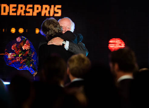Lars Åke Lagrell kramar Pia Sundhage