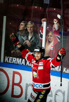 Malmö Redhawks Mattias Persson jublar