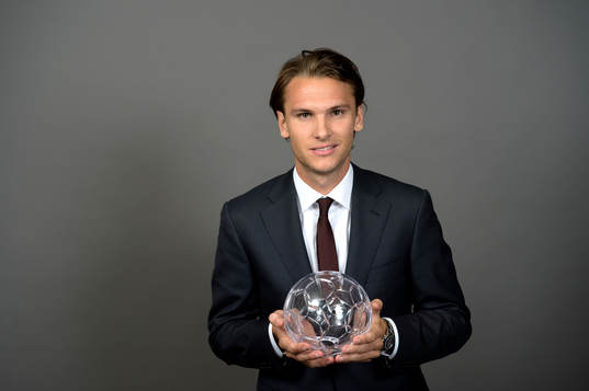 Albin Ekdal fick pris som Årets Mittfältare