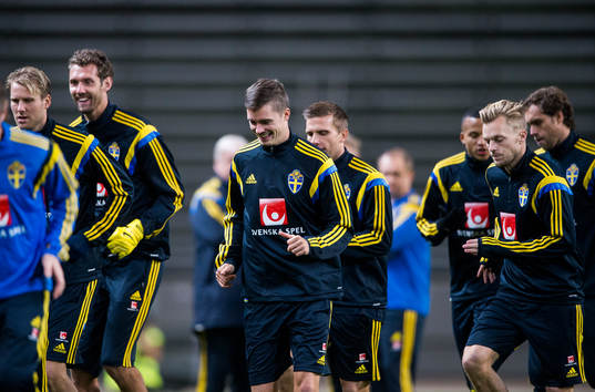 Målvakten Andreas Isaksson, Mikael Lustig och Sebastian