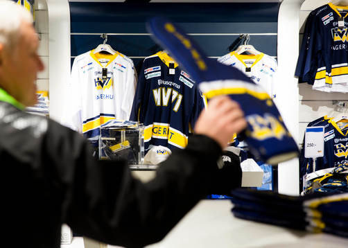Souvenirer i HV-shopen i Kinnarps Arena