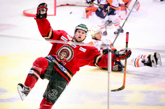 Frölundas Jonas Ahnelöv  jublar