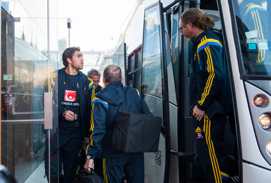 Sveriges Johan Elmander med laget