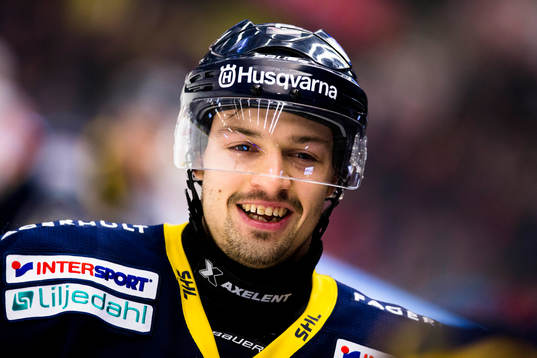 s Patrik Carlsson jublar