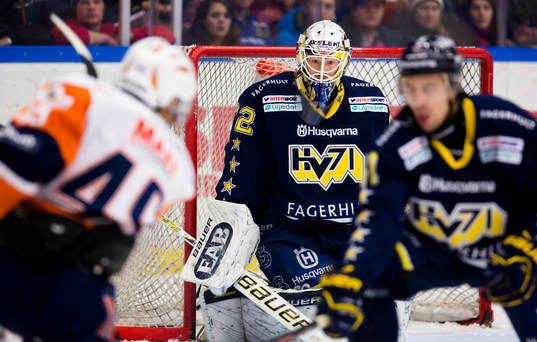 s  målvakt Gustaf Wesslau