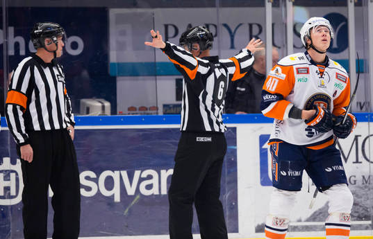 Domare Sören Persson dmmer bort Växjös mål