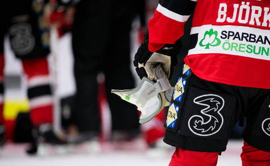 Malmö Redhawks Anton Blomkvist skadar sig