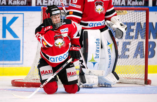 Malmö Redhawks Rasmus Andersson har fått en smäll i
