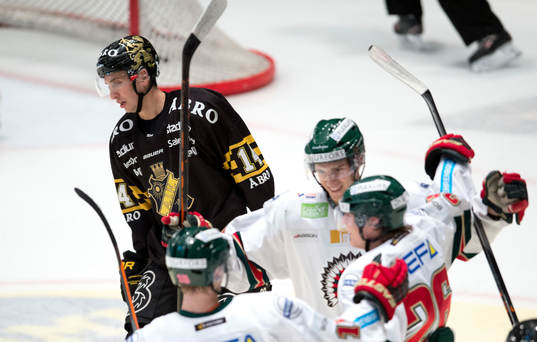 s Mark Hurtubise deppar och Frölundaspelarna jublar