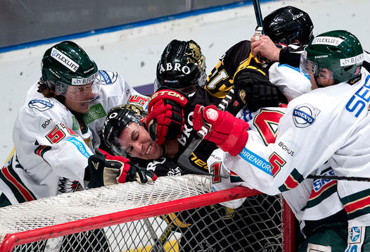 Brett Carson AIK fightas med frölundaspelare