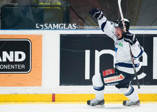 Bläddra bland fler bilder av ISHOCKEY, HOCKEYALLSVENSKAN, DJURGÅRDEN - KARLSKOGA