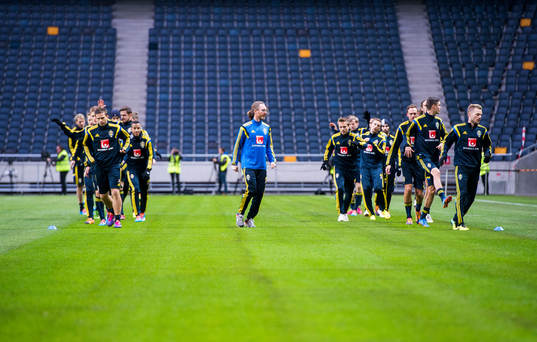 Uppvärmning med Anders Svensson och Sebastian Larsson i