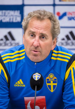 Presskonferens med Sveriges förbundskapten Erik Hamrén
