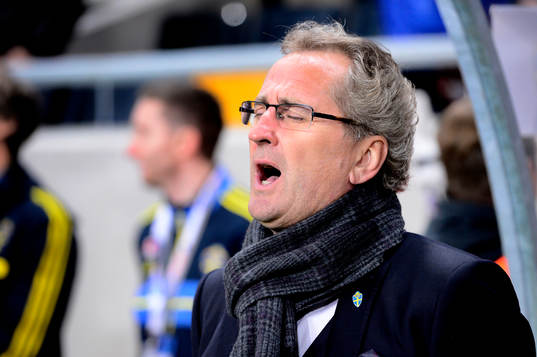 Sveriges förbundskapten Erik Hamrén reagerar