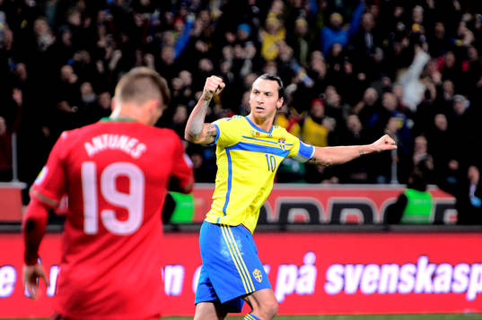 Sveriges Zlatan Ibrahimovic jublar