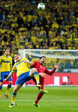 Kim Källström mot Joâo Moutinho