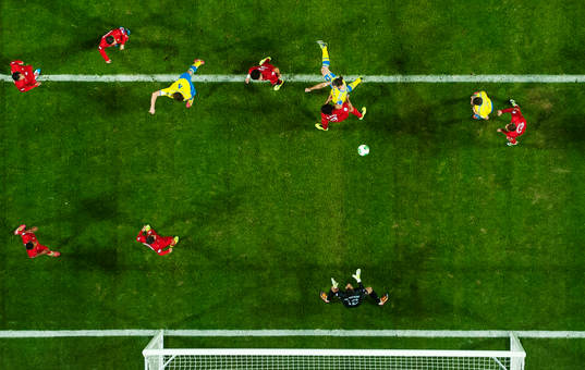 Sveriges Zlatan Ibrahimovic nickar in 1-1