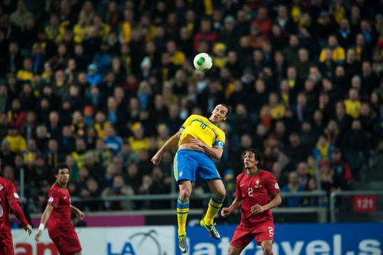 Sveriges Zlatan Ibrahimovic i VM-kvalet mellan Sverige och