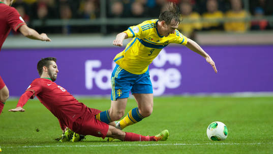 Portugal stoppar Sveriges Kim Källström i VM-kvalmatchen