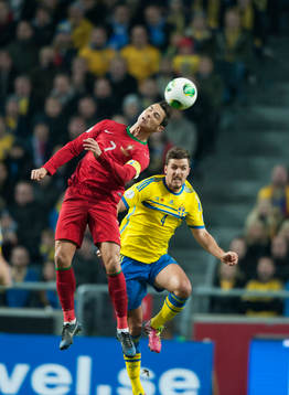 Portugals Cristiano Ronaldo och Sveriges Per Nilsson