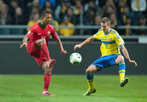 Sveriges Alexander Kacaniklic och Portugals Nani i