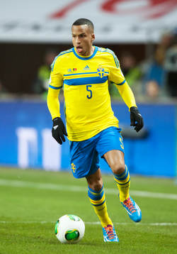 Martin Olsson i VM-kvalet mellan Sverige och Portugal i