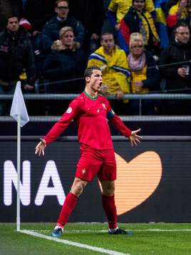Portugals Cristiano Ronaldo jublar