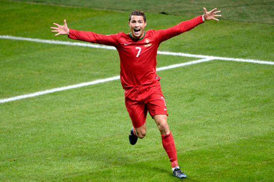 Portugals Cristiano Ronaldo jublar