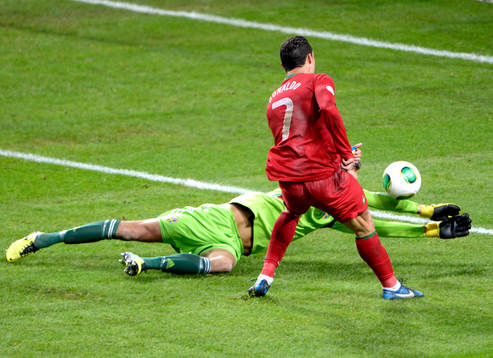 Portugals Cristiano Ronaldo gör 2-3 bakom Sveriges