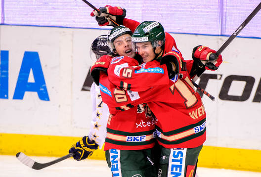 Frölundas Mats Rosseli Olsen och Alexander Wennerberg firar