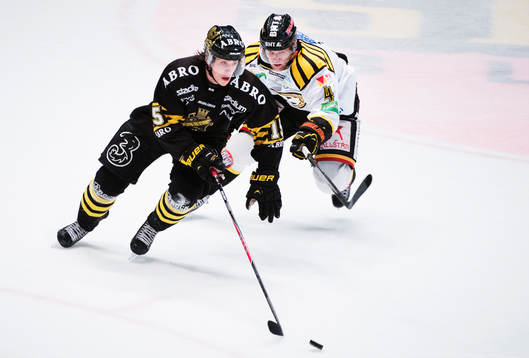 s Jonathan Andersson och Brynäs Greg Scott
