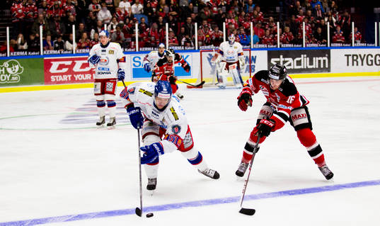 Oskarshamns Lukas Ericsson driver upp pucken Malmö