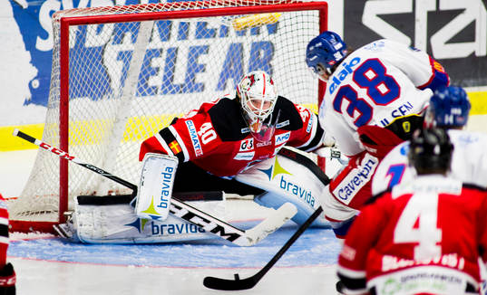 Oskarshamns Morten H Poulsen ställs mot Malmö Redhawks