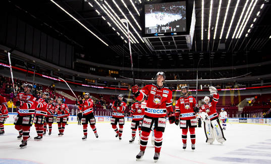 Malmö Redhawks jublar och tackar publiken