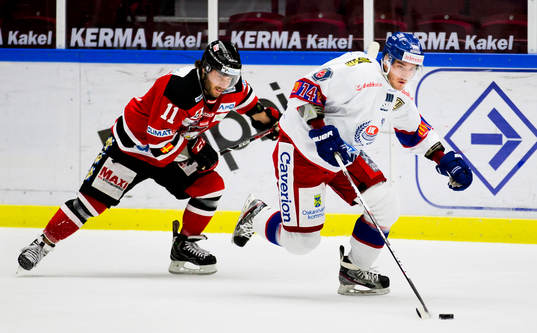 Malmö Redhawks Joey Tentute jagar Oskarshamns Andreas