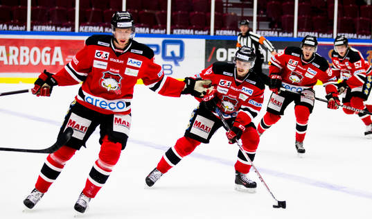 Malmö Redhawks driver igång ett anfall med  Nicklas