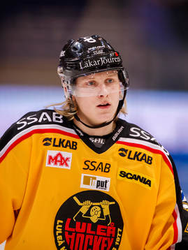 Luleås Anthon Eriksson på uppvärmningen innan